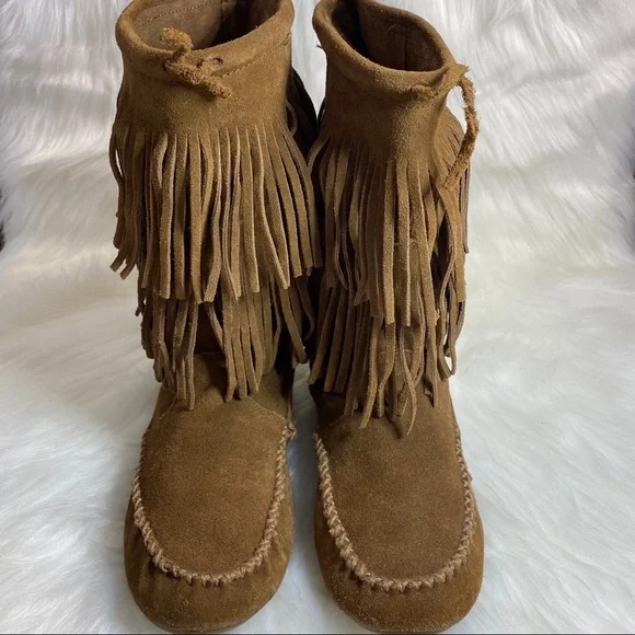 Minnetonka Suede Double Layered Fringe Boots W 8.5 - Picture 3 of 7